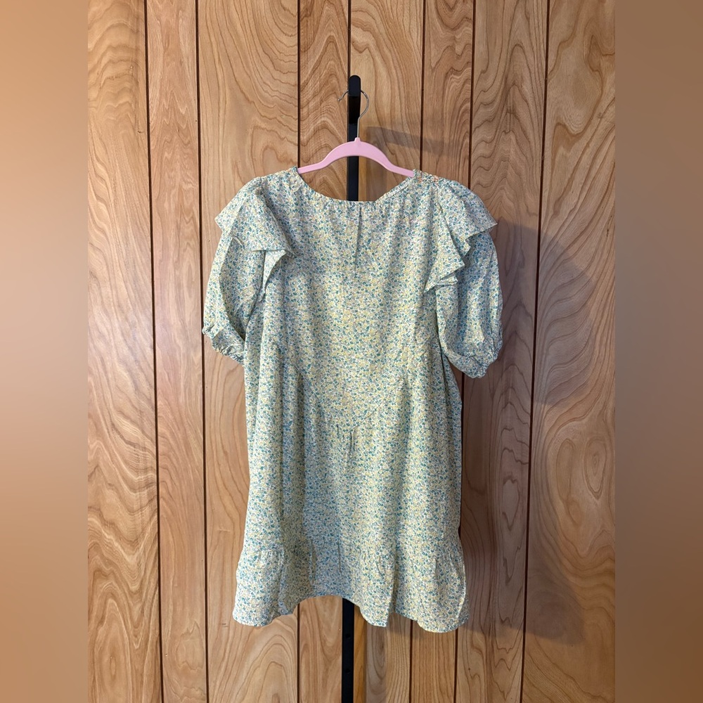 Davi & Dani Smocked Floral Ruffle Tunic Top - Picture 3 of 3